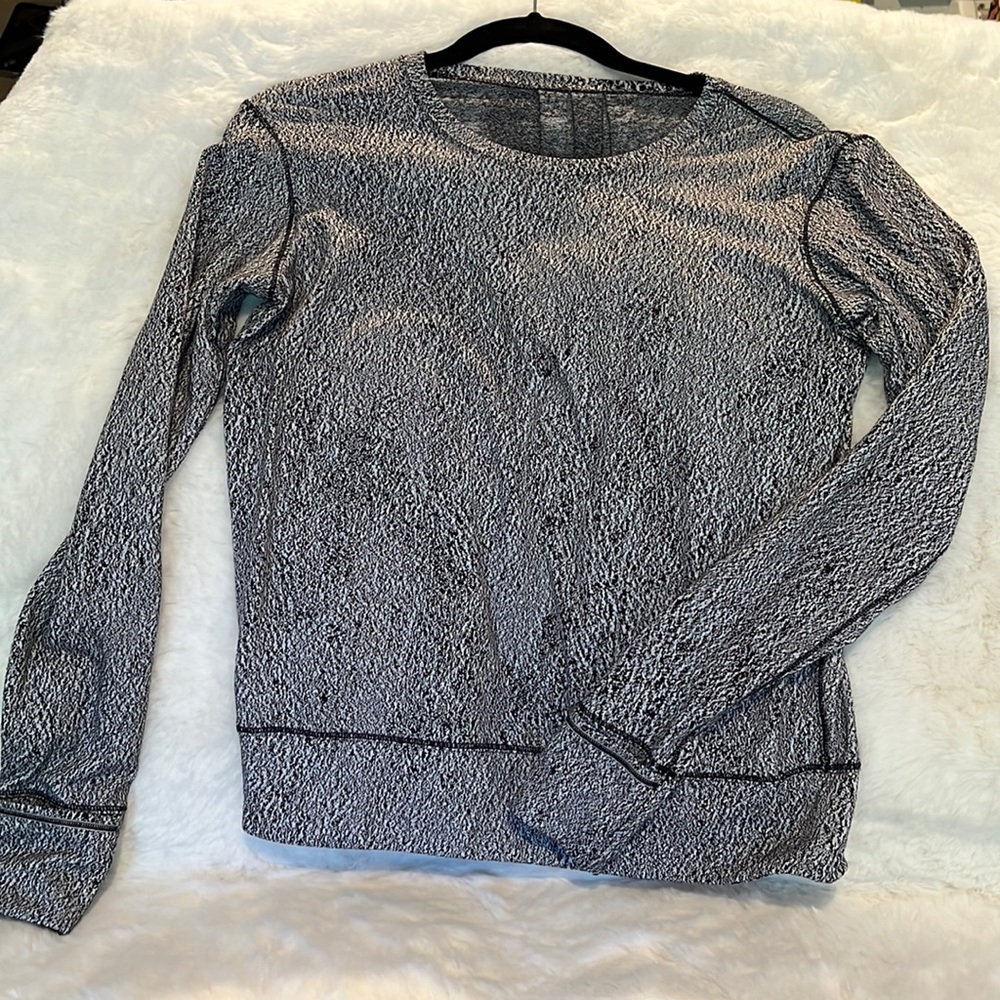 Lululemon jogging shirt. Size 6.
